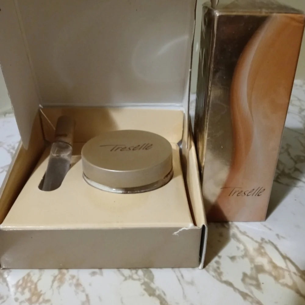 Treselle Gift Set - Picture 3 of 3